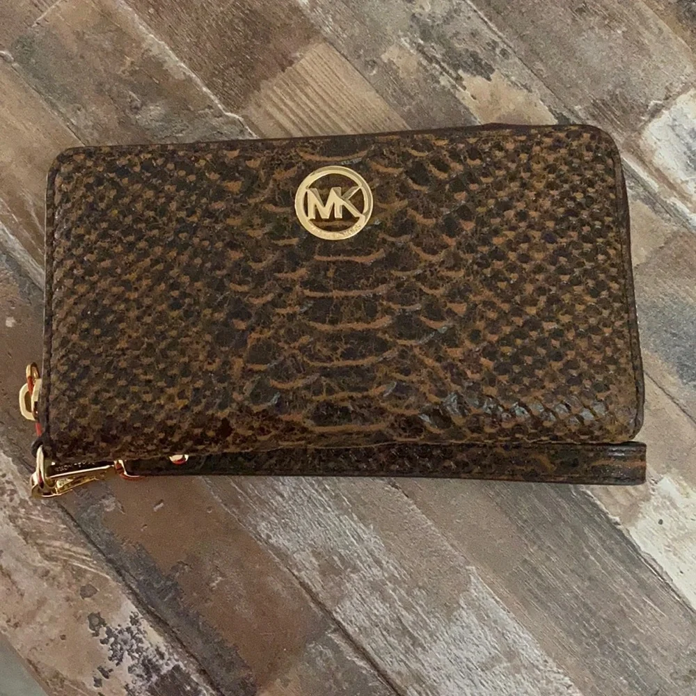 Michael Kors animal print wallet NWT
